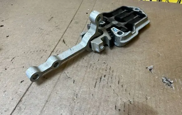 Ford Kuga III Gearbox mount LX616P082DB RX616P093AA