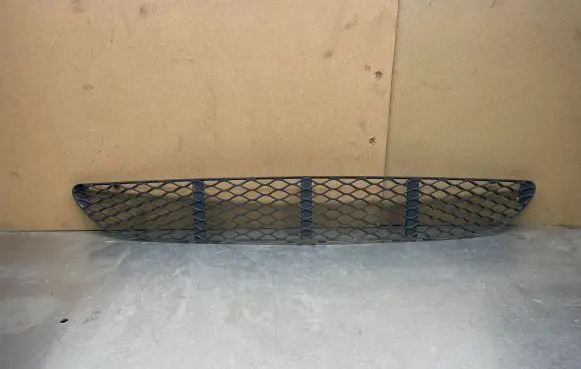 Mercedes-Benz E W211 Front bumper lower grill 2118850053 A2118850053
