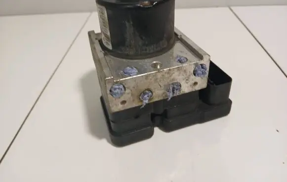 Mini One - Cooper R50 - 53 ABS Pump 6765325 5WK84024