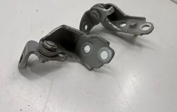 Ford Mustang VI Front door hinges set FR3Z6322801B FR3Z6322811B