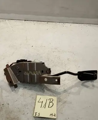 Nissan Almera N16 Accelerator throttle pedal 18002AU410