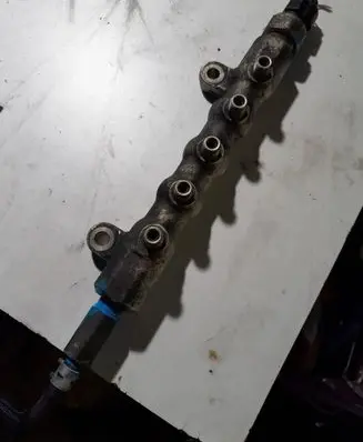 Toyota Corolla Verso AR10 Fuel main line pipe 89458