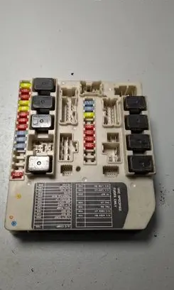Nissan Note (E11) Fuse box set 284B7AX61A R3073