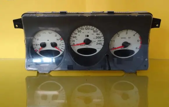 Chrysler PT Cruiser Speedometer (instrument cluster) 04671815AK