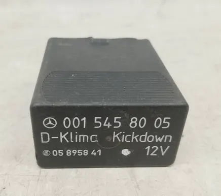 Mercedes-Benz E W124 Other relay 0015458005 A0015458005