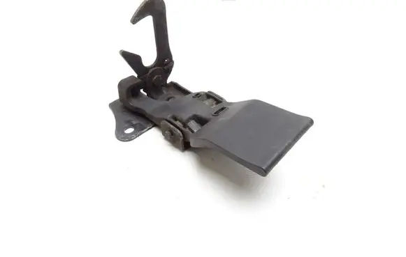 Audi A1 Engine bonnet/hood lock/latch loop/hook 8X0823480A