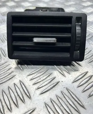 Ford Focus C-MAX Dashboard side air vent grill/cover trim 3M51R018B08