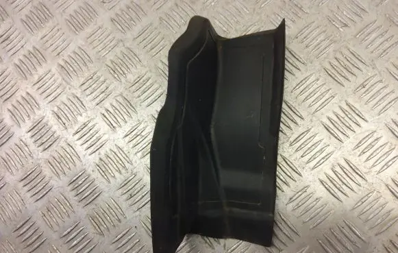 Alfa Romeo Stelvio Rear/tail light trim molding 156117190