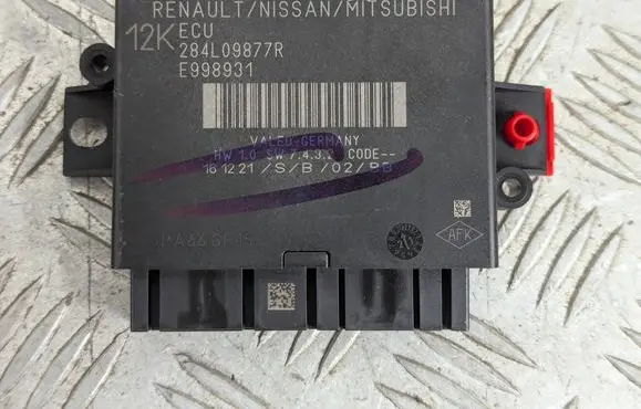 Nissan Qashqai J12 Parking PDC control unit/module 284L09877R