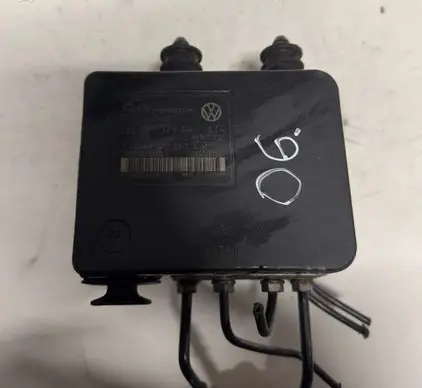 Volkswagen Touran I ABS Pump 1K0907379AA 00005305G1 10096003603