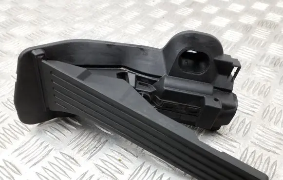 Volkswagen PASSAT B7 Accelerator throttle pedal 1K2721503AE