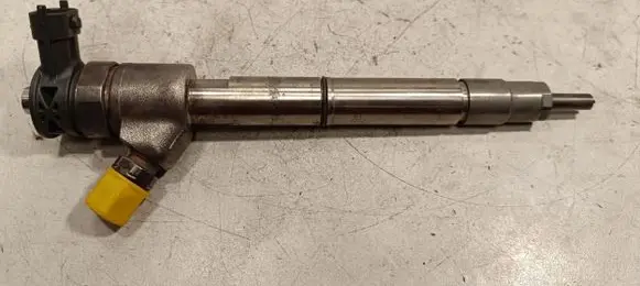 Opel Insignia B Fuel injector 0445110713