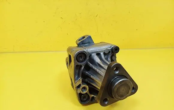 BMW 3 E36 Power steering pump 7681955232 1141042
