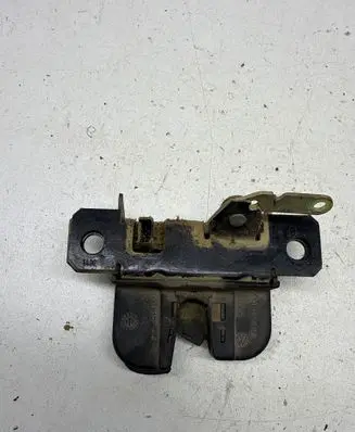 Volkswagen Golf IV Tailgate/trunk/boot lock/catch/latch 1J9827505