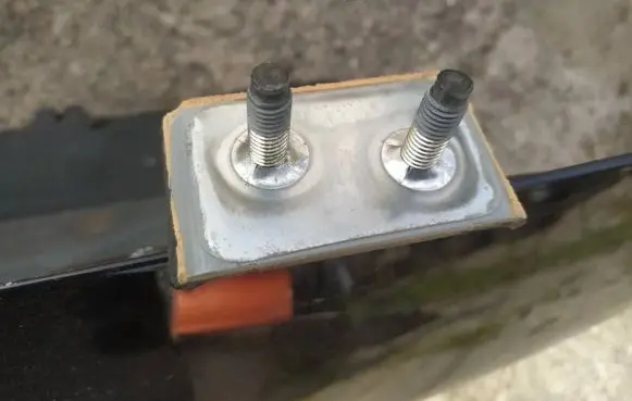 Volvo V50 Tailgate/trunk/boot hinge