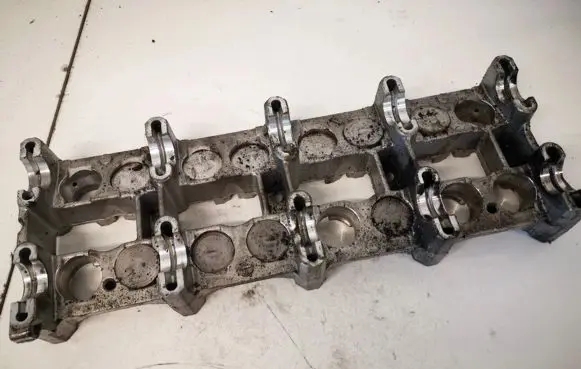 Mercedes-Benz Vito Viano W639 Camshaft r6110160504 15406127