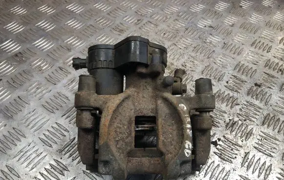 Subaru Outback (BS) Rear brake caliper 26620AL020
