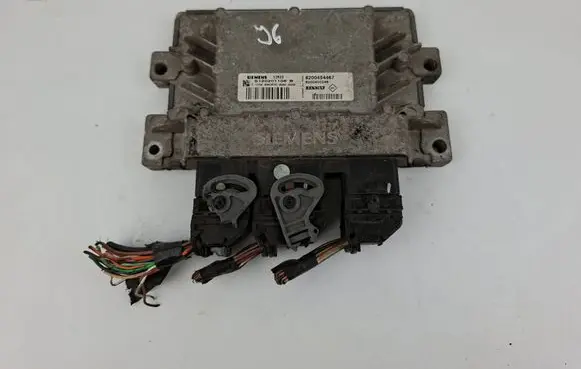 Renault Clio III Engine control unit/module 8200454467 S120201108B
