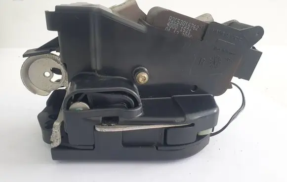 Mercedes-Benz Vito Viano W639 Sliding door lock A6397300735 A2C53016762