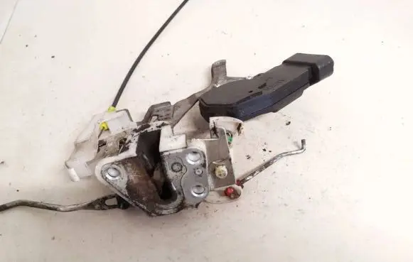 Toyota Aygo AB10 Front door lock
