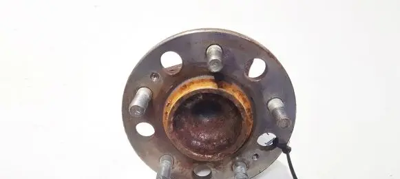Hyundai Sonata Rear wheel hub