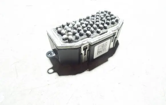 Volkswagen Scirocco Heater blower motor/fan resistor 8K0820521