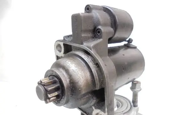 Volkswagen New Beetle Starter motor 02A911023L