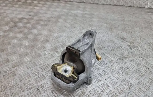 Engine mount bracket