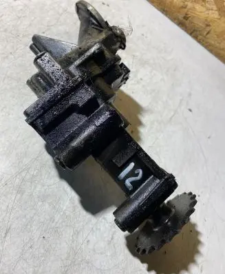 Renault Scenic I Oil pump 7700600252