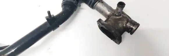 Volkswagen PASSAT B5.5 Engine coolant pipe/hose 038121133a