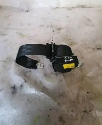 Alfa Romeo Giulia Rear seatbelt 01561129420