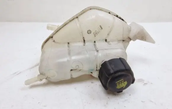 Nissan Qashqai Coolant expansion tank/reservoir 