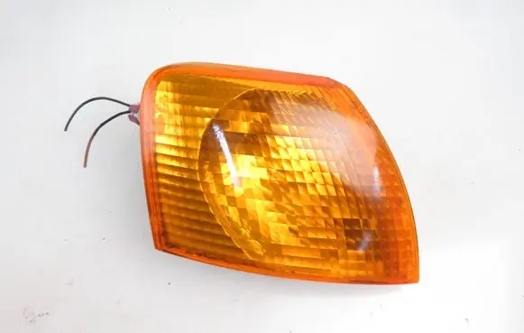 Volkswagen PASSAT B5 Front indicator light 3B0953050