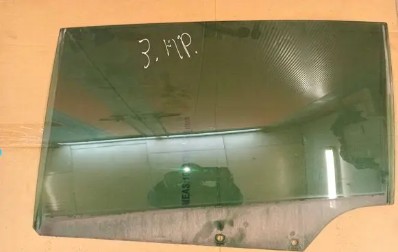 Peugeot 5008 Rear door window glass 