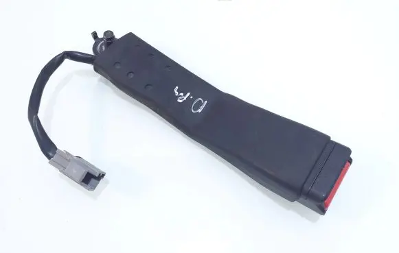 Tesla Model S Front seatbelt buckle 2460917