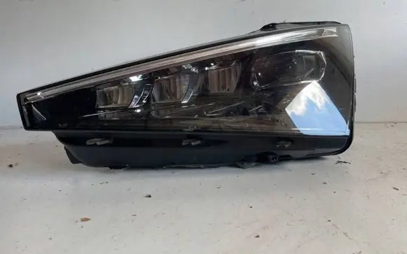 Skoda Scala Headlight/headlamp 657941015A 90176078