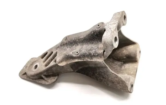 Engine mounting bracket