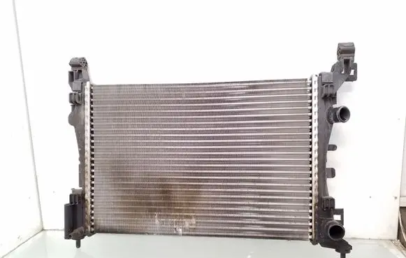 Opel Corsa D Coolant radiator 55701408