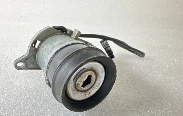 Audi 80 90 S2 B4 Tailgate exterior lock 4A5862055