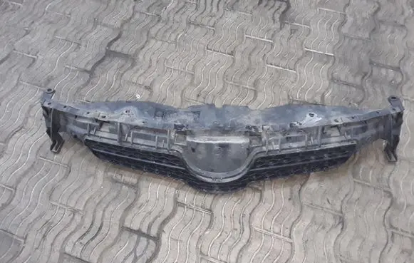 Toyota Auris 150 Front grill 5311102390