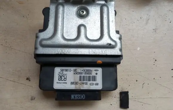 KIA Sportage Transfer box differential control unit 954473B300