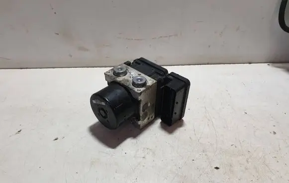 Volvo XC70 ABS Pump 31261142 10061336081 000404974D0
