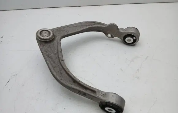 Volvo XC90 Front lower control arm/wishbone 
