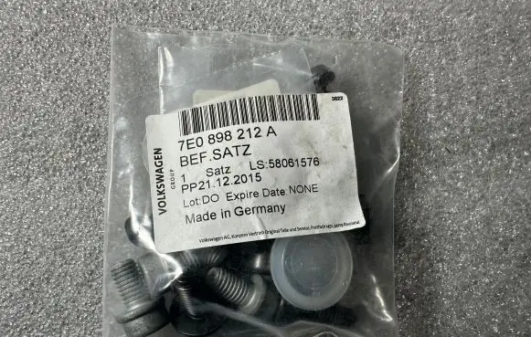 Volkswagen Transporter - Caravelle T6 Front suspension camber bolt 7E0898212A