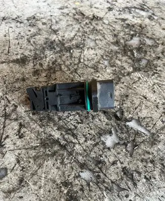 Chrysler Voyager Mass air flow meter F00C2G2051 193091C