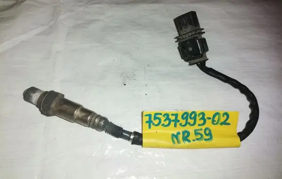 BMW 5 E60 E61 Lambda probe sensor 8572800-02