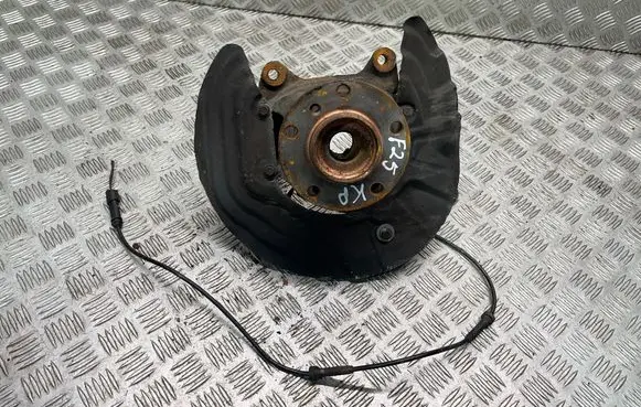 BMW X3 F25 Front wheel hub spindle knuckle 6787513