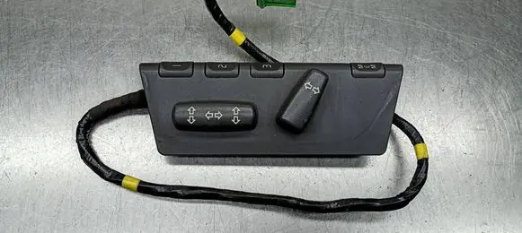 Volvo S60 Seat control switch 8682700 03W052