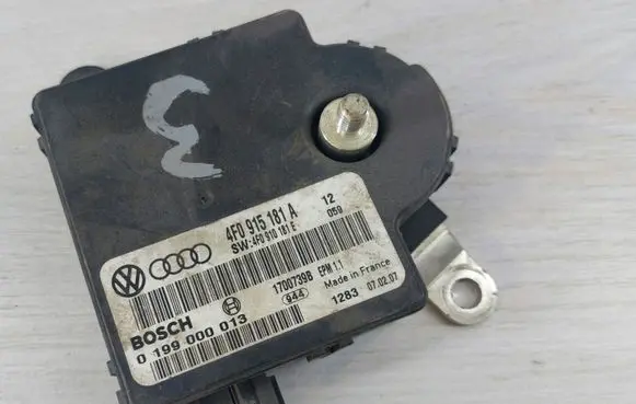 Audi A6 S6 C6 4F Power management control unit 4F0915181A