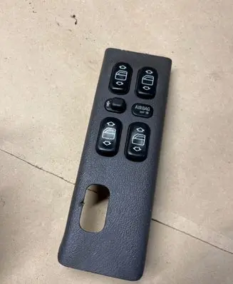 Mercedes-Benz A W168 Electric window control switch 1688202810 03753200 1686831408